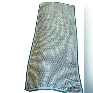 Rock paper flower scarf